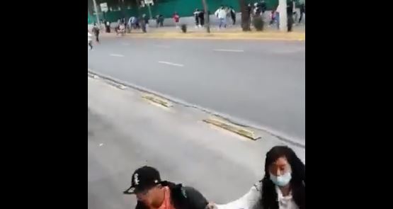 Estudiantes desalojan Bachilleres 1 debido a rumor de presencia de porros #VIDEOS