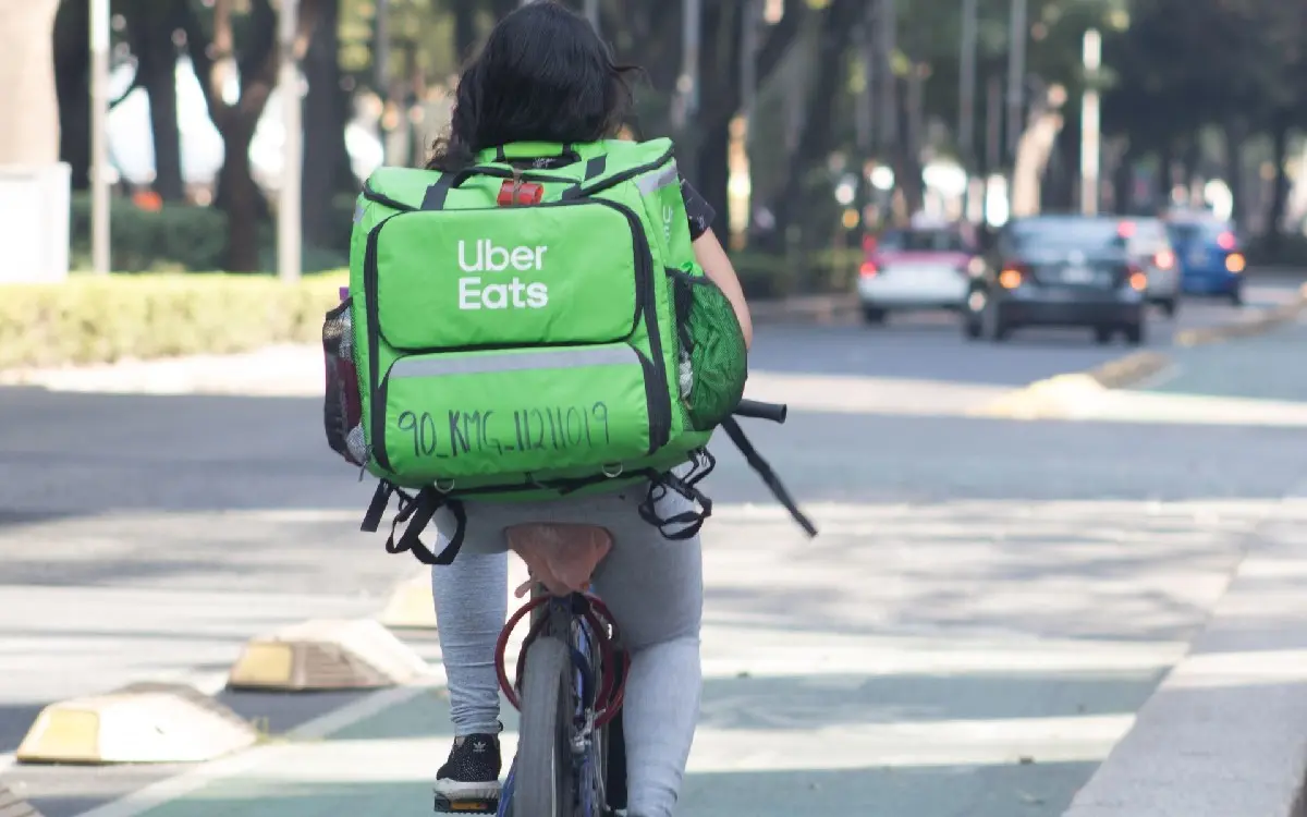 Gobierno alistan reforma para garantizar seguridad social a repartidores por aplicación