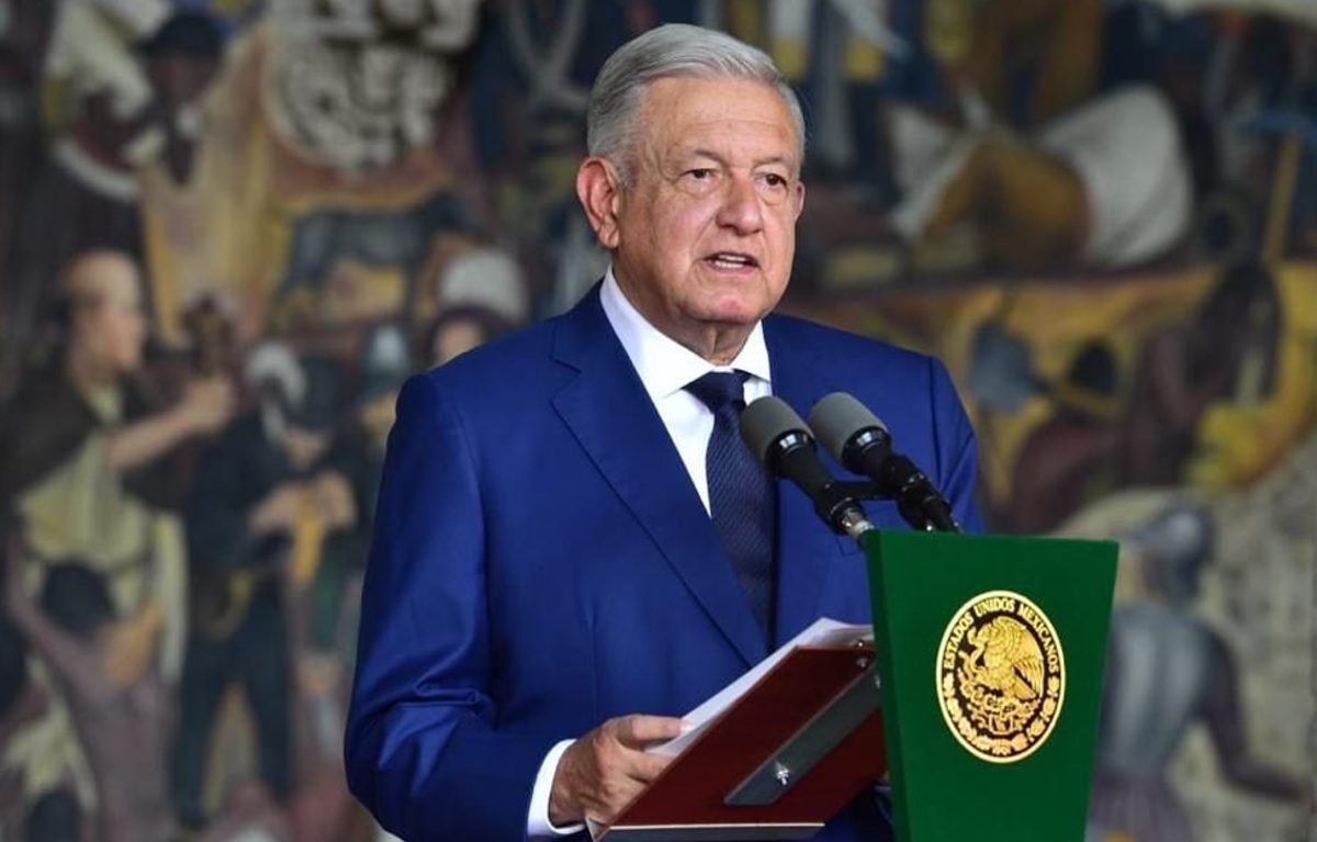AMLO promete sistema de salud de primer mundo y gasolina hecha en México