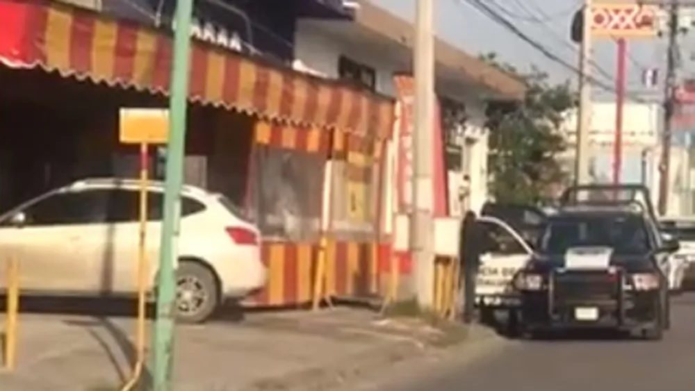 Asesinan a tiros a un hombre en una taquería de Nuevo León