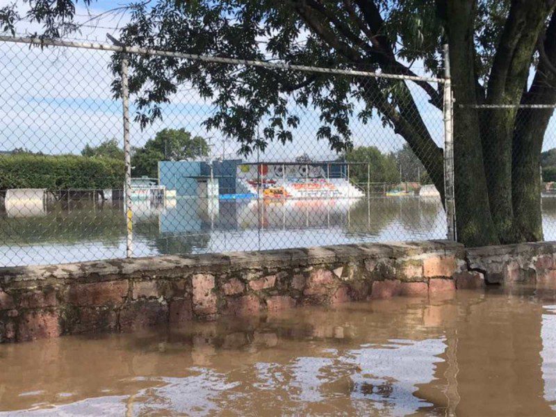 Escuelas y canchas en Jalisco se inundan tras desbordamiento de ríos