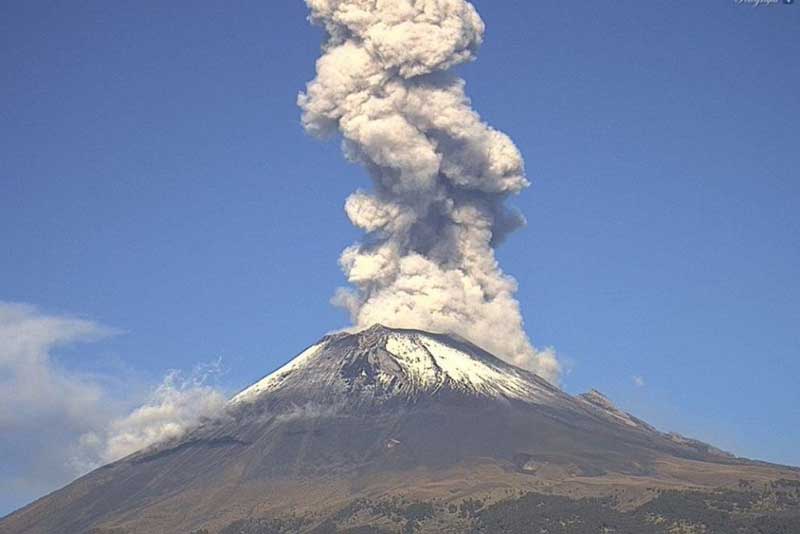 Popocatépetl emite exhalación