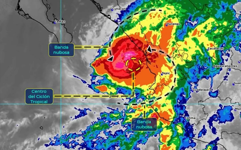 El huracán 'Orlene' se degrada a categoría 2 frente a las costas de Nayarit