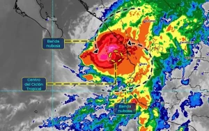 El huracán ‘Orlene’ se degrada a categoría 2 frente a las costas de Nayarit