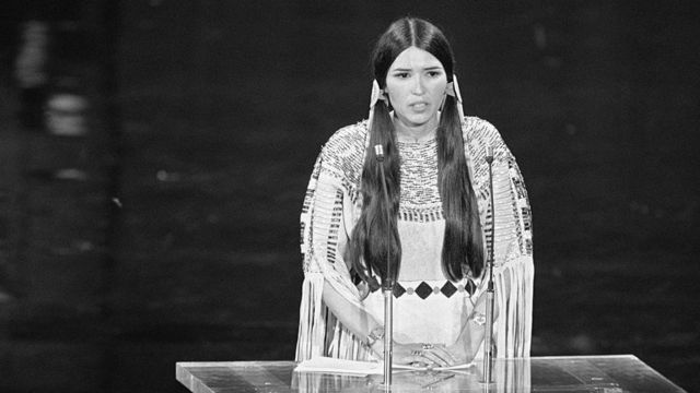 Fallece Sacheen Littlefeather, activista y actriz que rechazó Oscar en nombre de Marlon Brando