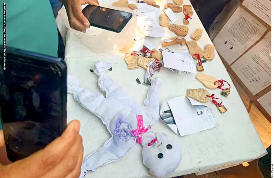 Denuncian a director de escuela en Veracruz por realizar rituales de brujería