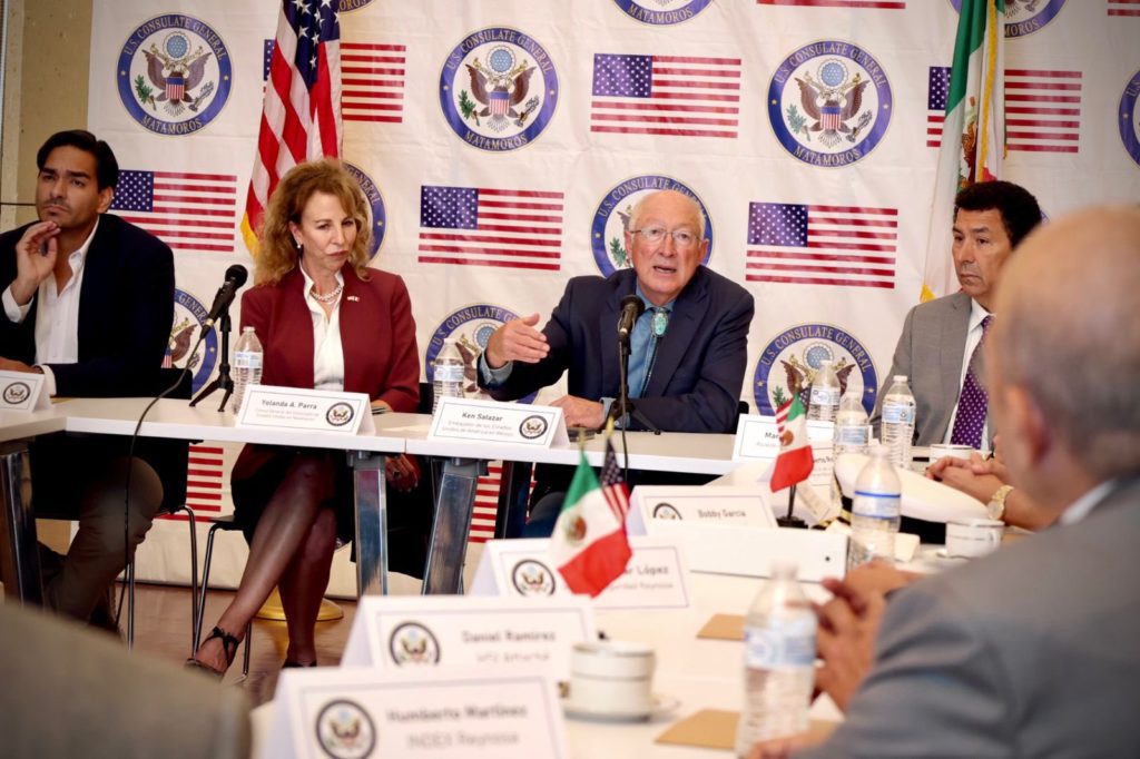 El embajador Ken Salazar llama a México a reforzar ciberseguridad tras hackeo a Sedena