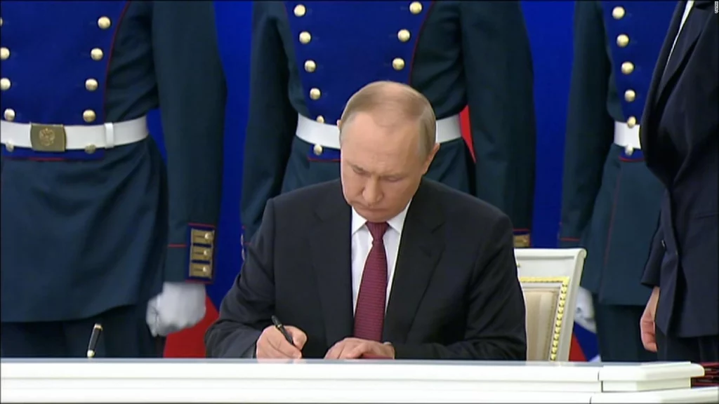 Putin firma anexión oficial de cuatro regiones ucranianas a Rusia
