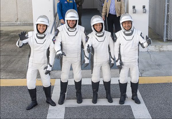 Space X lanza su quinta misión humana a la Estación Espacial Internacional