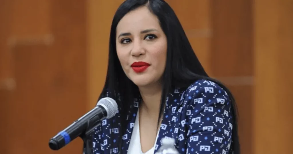 Juez suspende proceso contra Sandra Cuevas por abuso de autoridad