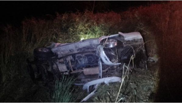 Mueren cinco migrantes tras volcadura sobre autopista en Veracruz