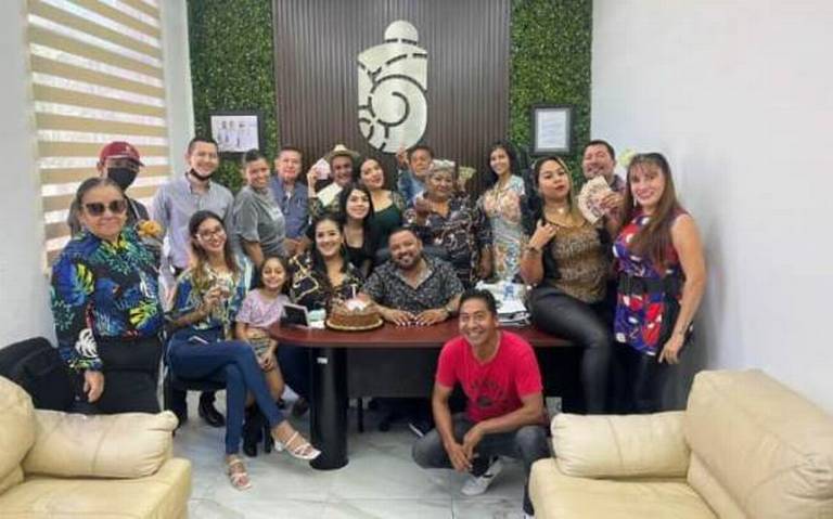 Celebran "fiesta buchona" en oficina del Ayuntamiento de Mazatlán