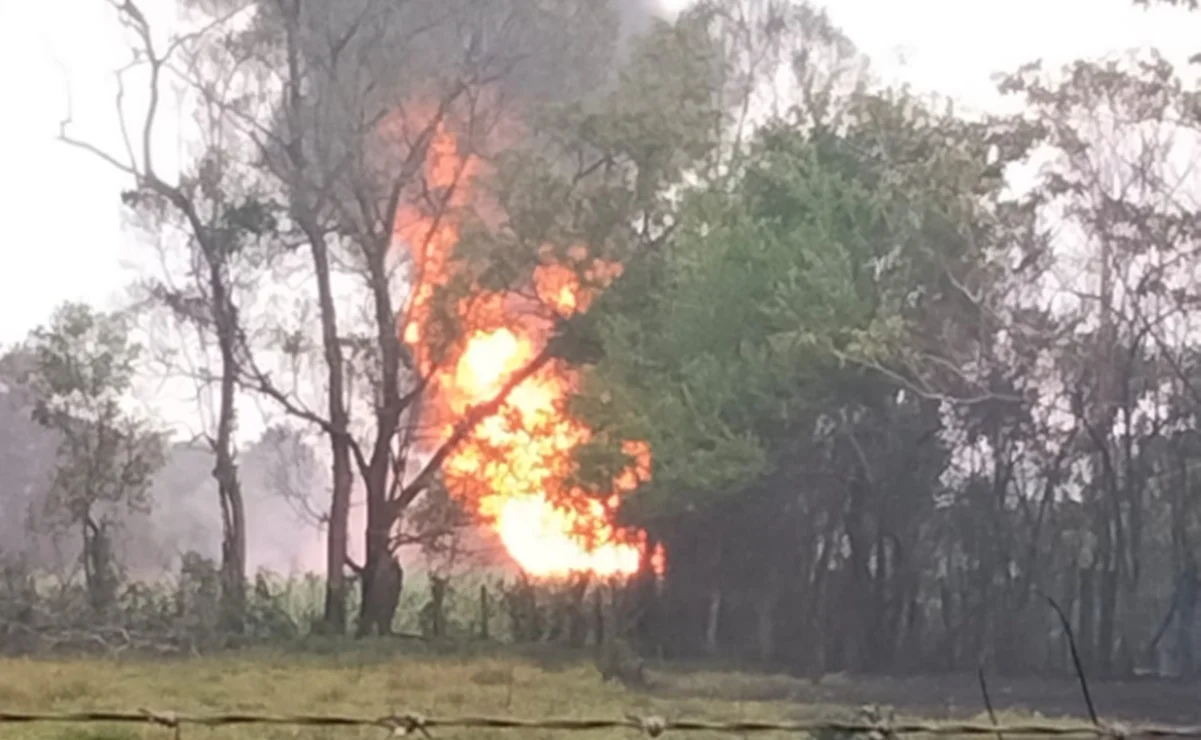 Desalojan a decenas de familias tras explosión de ducto de Pemex en Tabasco #VIDEOS