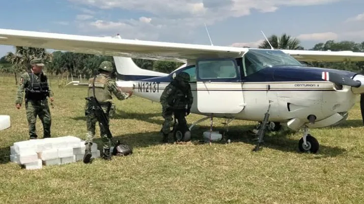 Sedena asegura aeronave con 340 kilos de cocaína en Chiapas