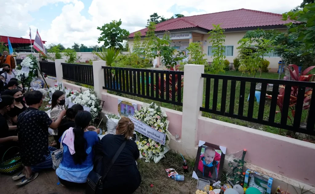 CNN se disculpa por grabar dentro de guardería donde ocurrió masacre en Tailandia