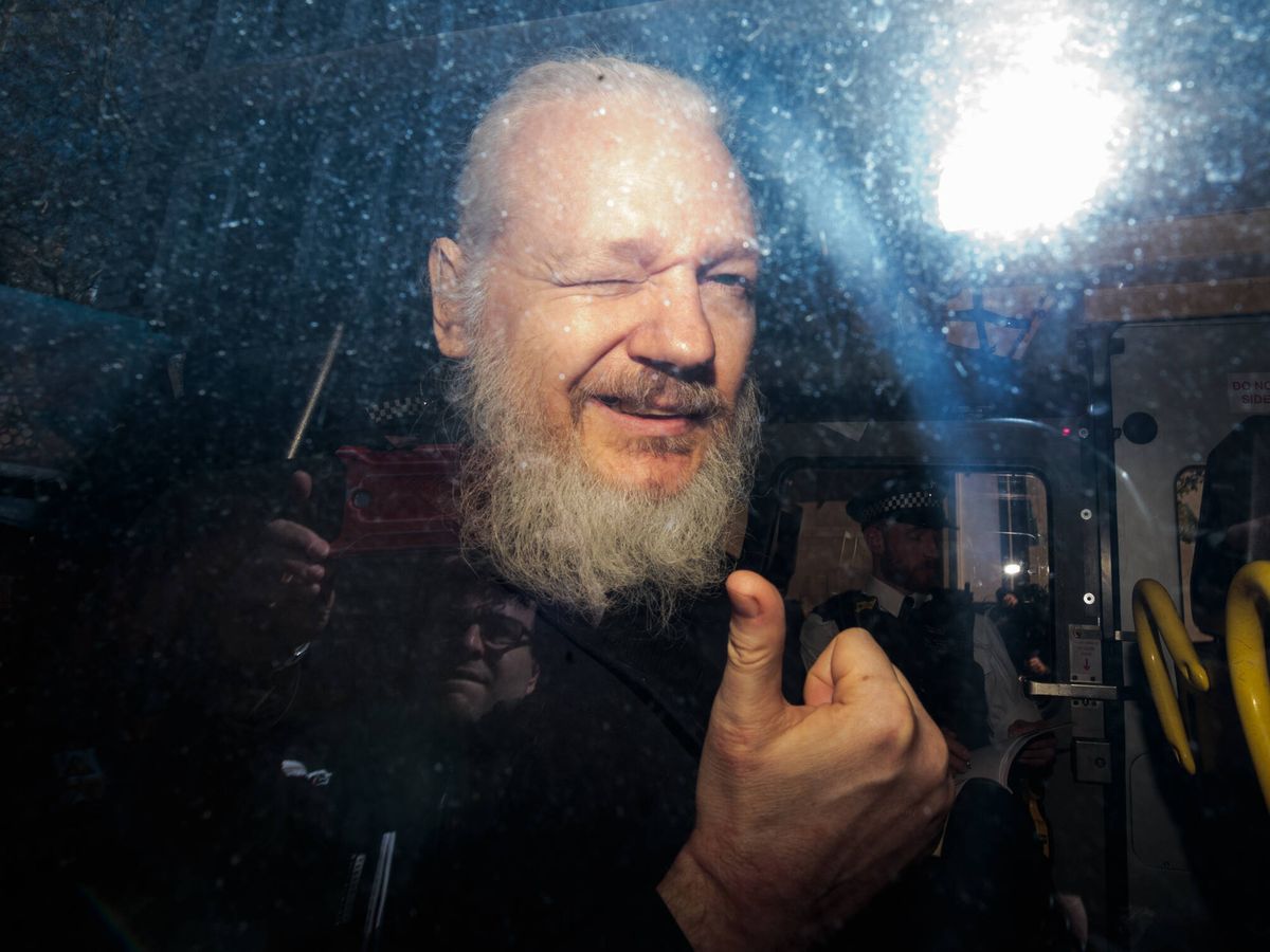 Julian Assange, fundador de WikiLeaks, da positivo a Covid-19