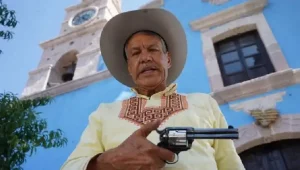 El polémico “padre pistolas” de Morelia se queda sin licencia para oficiar misas