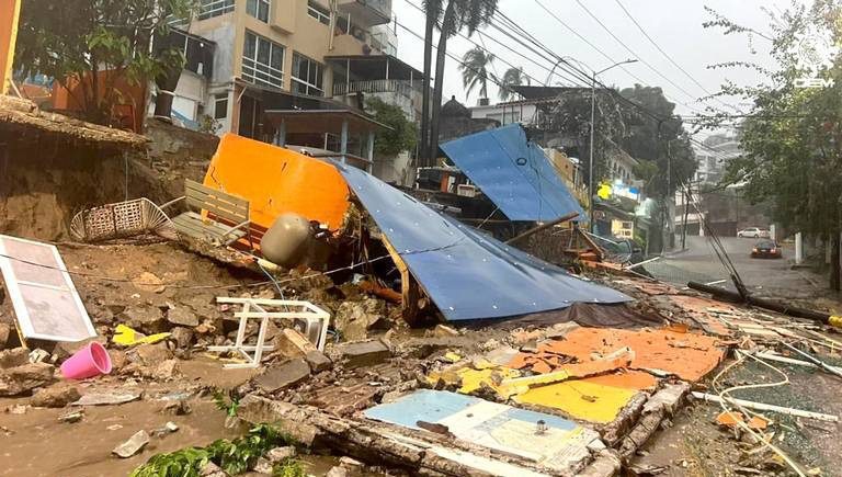 Ejército activa Plan DN-III-E en Acapulco y Veracruz por tormenta 'Karl'