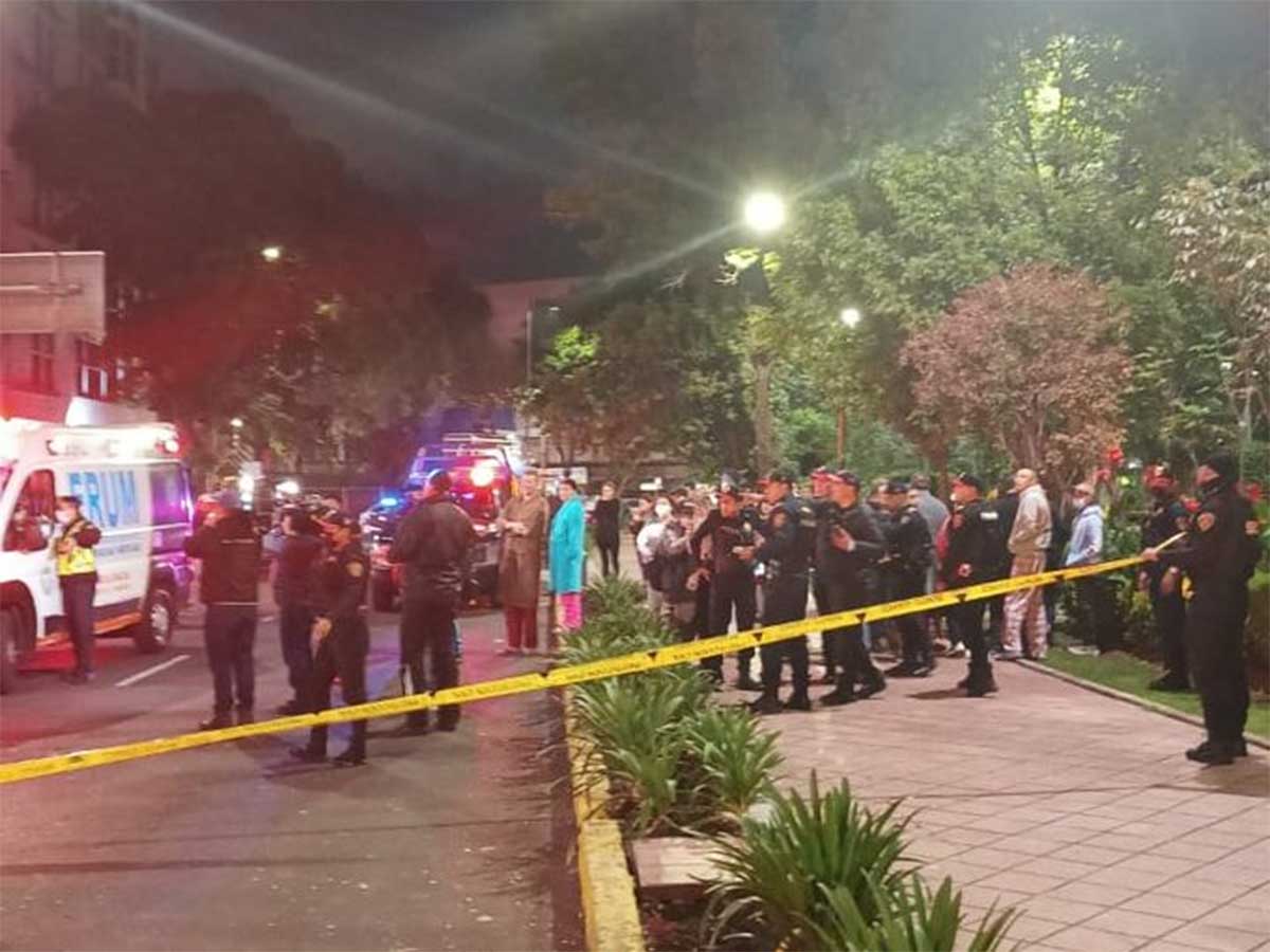 Explosión e incendio despierta a vecinos en la Narvarte #VIDEOS