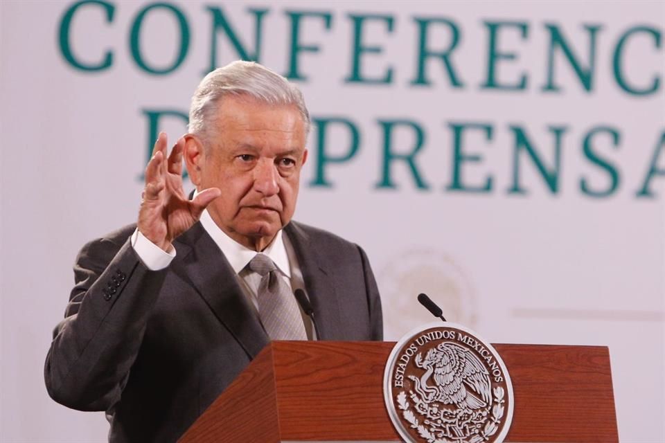 AMLO llama a defender la reforma electoral para que "se destierre el fraude"