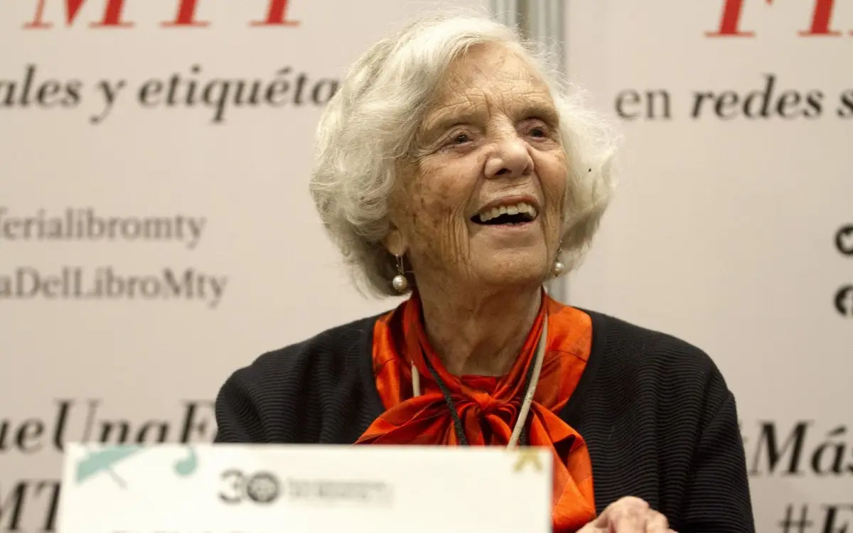 Elena Poniatowska cuestiona abandono de la cultura y militarización de AMLO