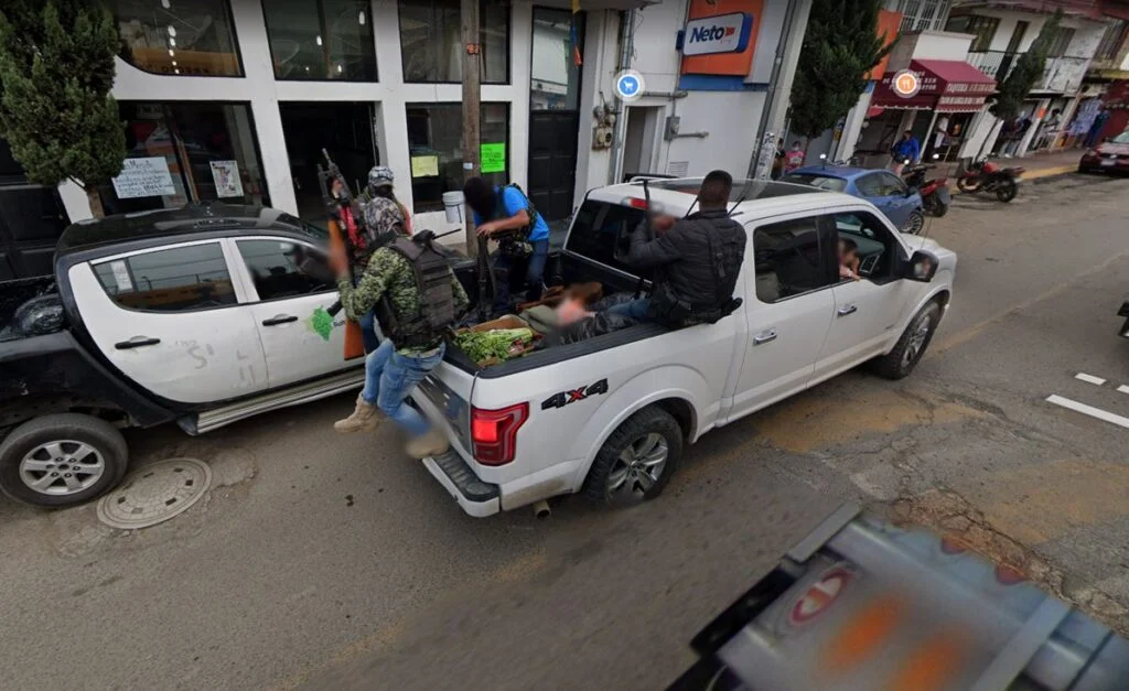 Google Maps capta a hombres armados en Texcaltitlán, Estado de México