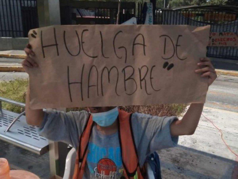 Estudiante de la FES Acatlán inicia huelga de hambre