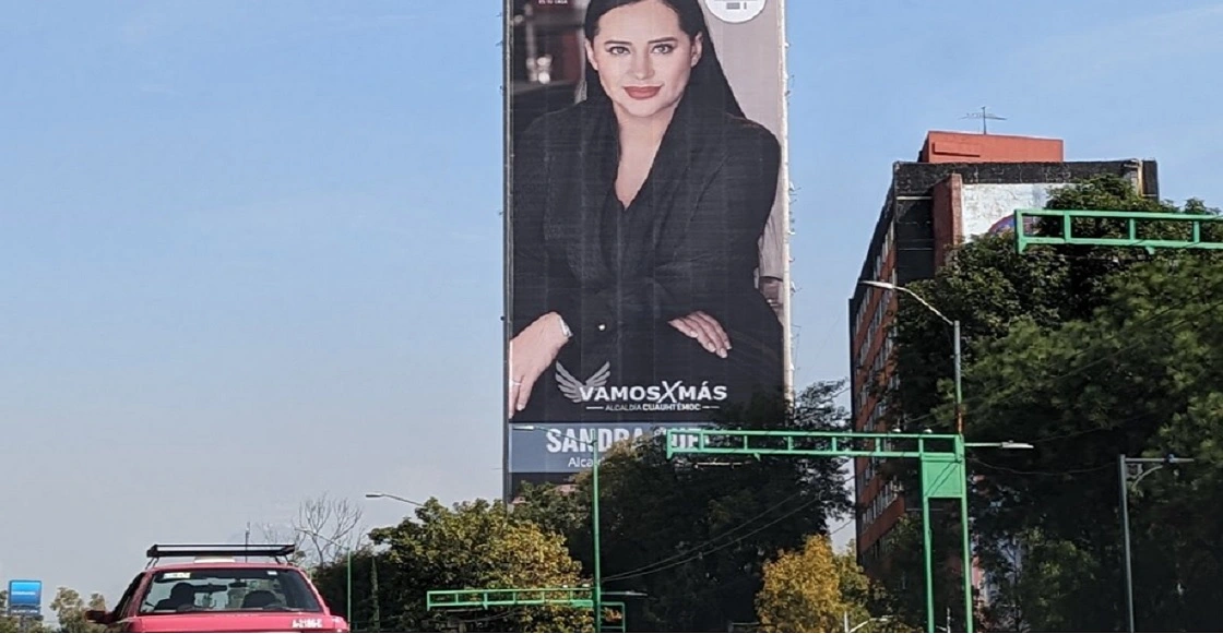 Enorme espectacular con la imagen de Sandra Cuevas causa polémica