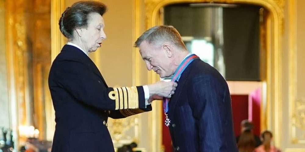 Daniel Craig recibió la misma condecoración real que en su personaje de James Bond