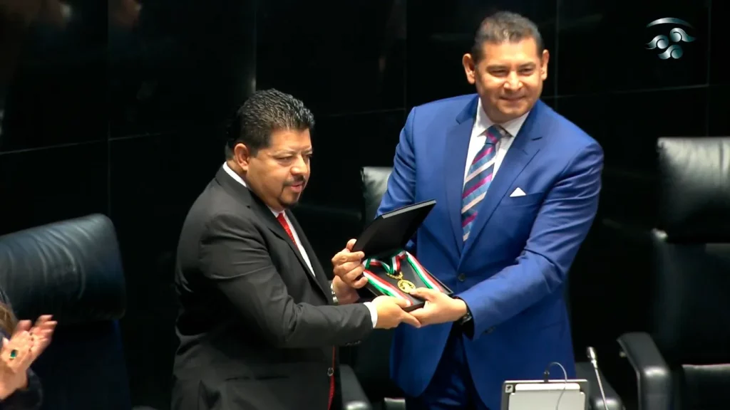 Tras dos años, Senado entrega Medalla Belisario Domínguez 2020 al Sector Salud