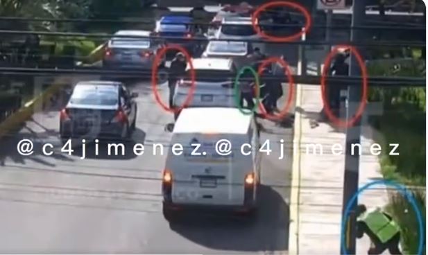 Policía 'héroe' frustra asalto armado a automovilista en calles de CDMX #VIDEO