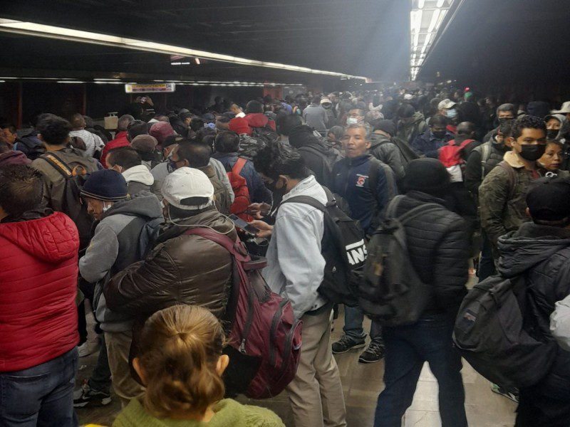 Hombre de la tercera edad es arrollado tras lanzarse a la vías en línea 5 del Metro CDMX