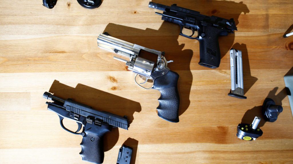 Canadá detiene oficialmente la venta, compra y transferencia de armas en su territorio