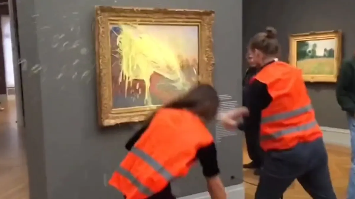 AMLO critica a ambientalistas por "ataques" a obras de arte y pide que no lo hagan en México