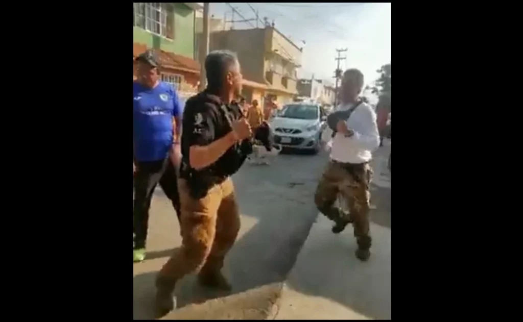 Fue detenido el ciudadano que se peleó con policía en calles de Ecatepec