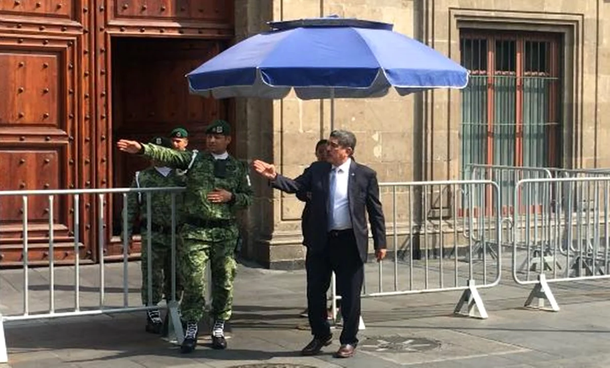 Manuel Espino, extitular del Servicio de Protección Federal, reaparece en Palacio Nacional