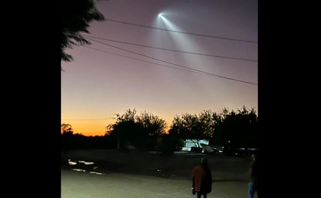 ¿Un ovni? ¡No! Cohete de Space X sobrevuela BC, Sinaloa, Sonora, Coahuila y Chihuahua