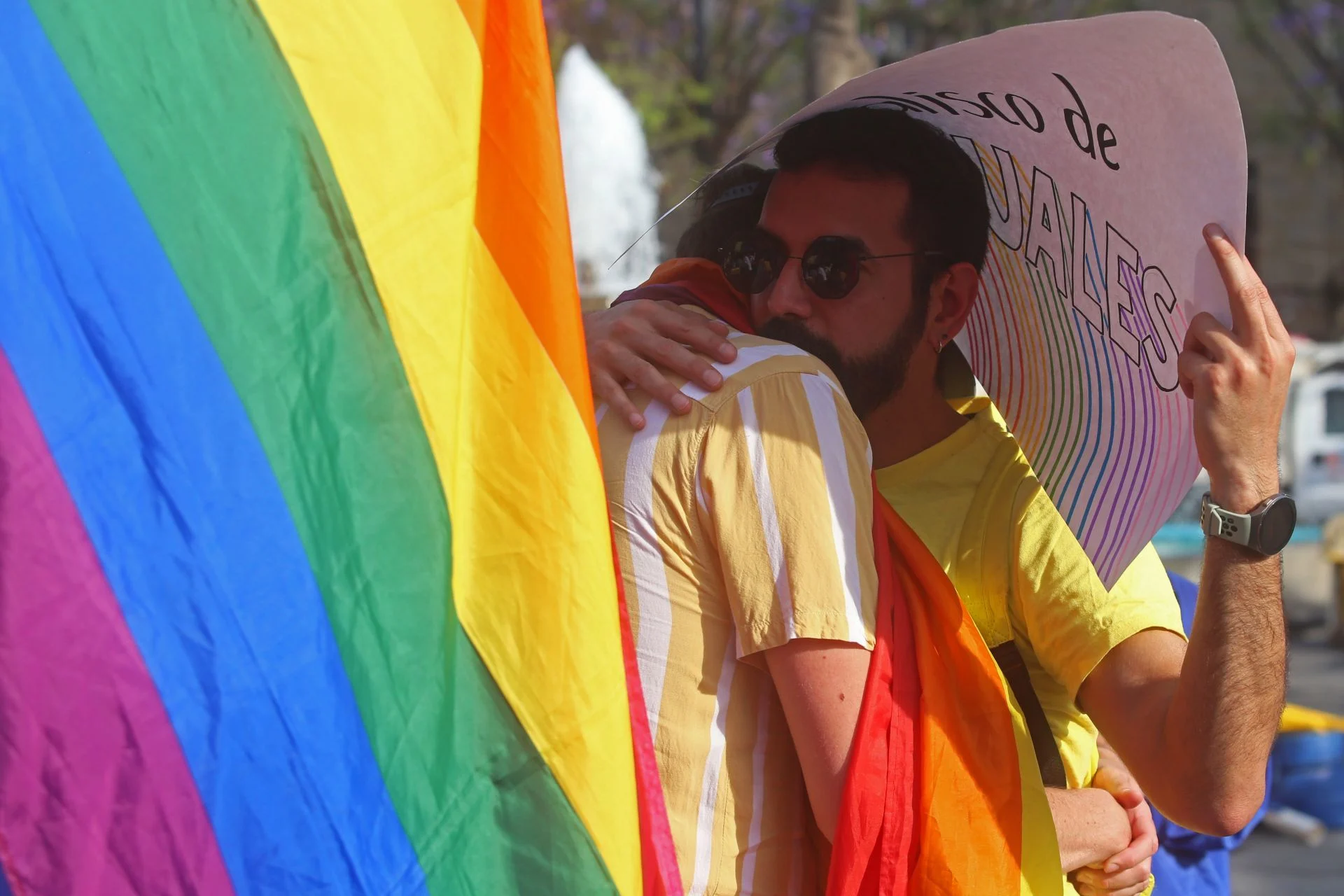 Parejas del mismo sexo que vivan en concubinato serán atendidas por el IMSS