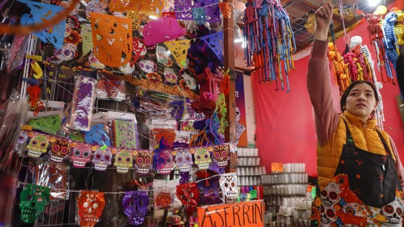 ¿Abren los bancos el 1 y 2 de noviembre por el Día de Muertos?