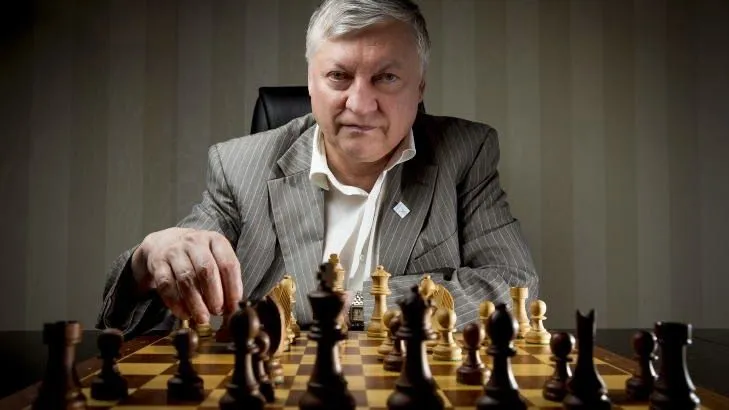 Excampeón de ajedrez ruso se encuentra en coma inducido bajo condiciones contradictorias