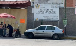 Alumno de secundaria en Chimalhuacán ataca con un cuchillo a maestra