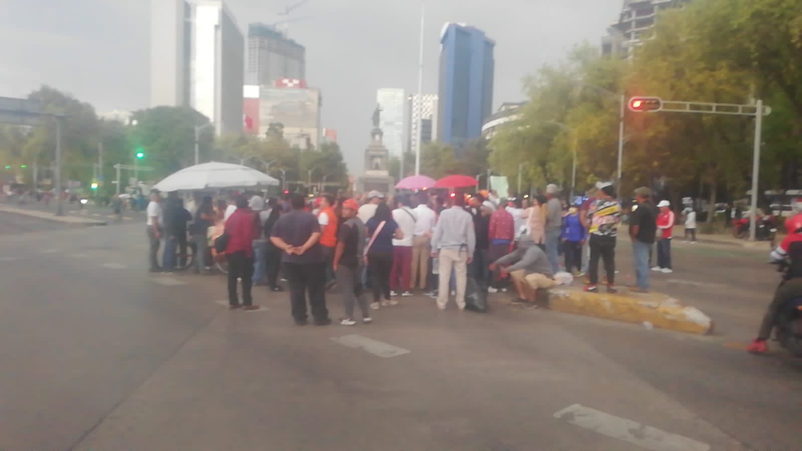Bloqueo en avenidas Reforma e Insurgentes