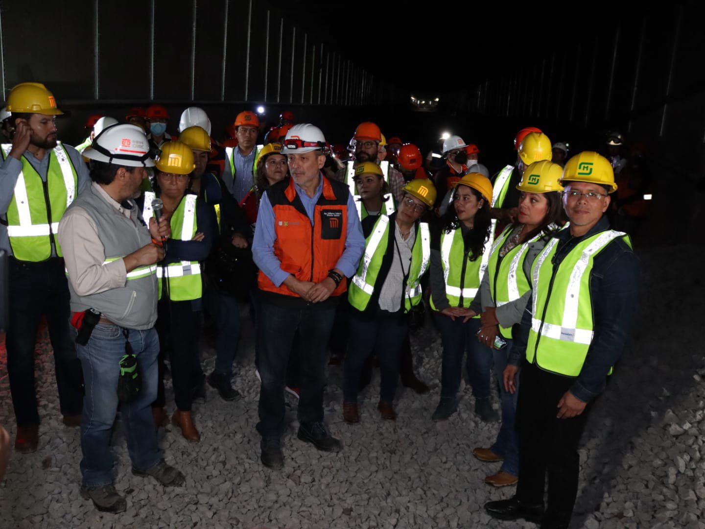 Diputados locales visitan las obras de la Línea 1 del Metro de la CDMX