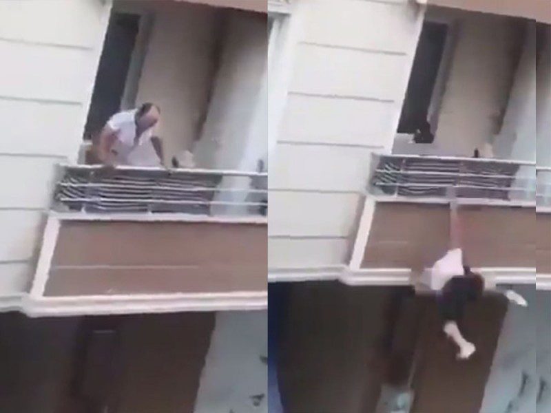 El karma. Hombre cae desde un balcón tras lanzarle algo a un peatón