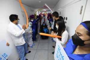 Hospital para Covid-19 en Perú cierra tras dar de alta a su última paciente