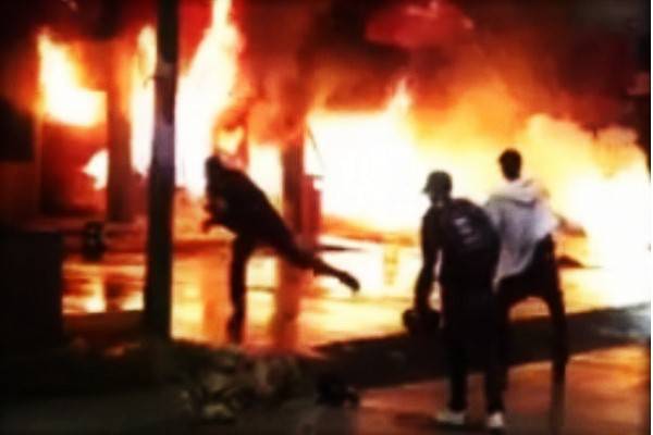 Incendian un Oxxo en León, Guanajuato