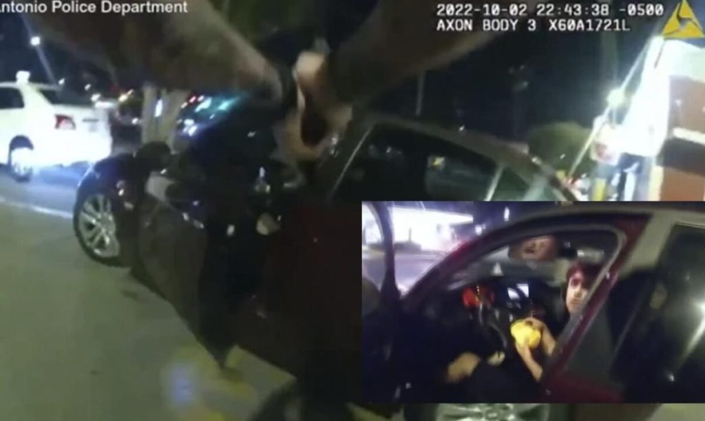 Policía le dispara a joven afuera de un McDonald's de Texas