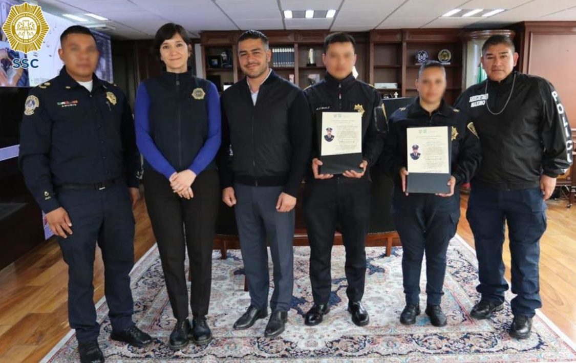 Policías que frustraron asalto en la Plaza Metrópoli