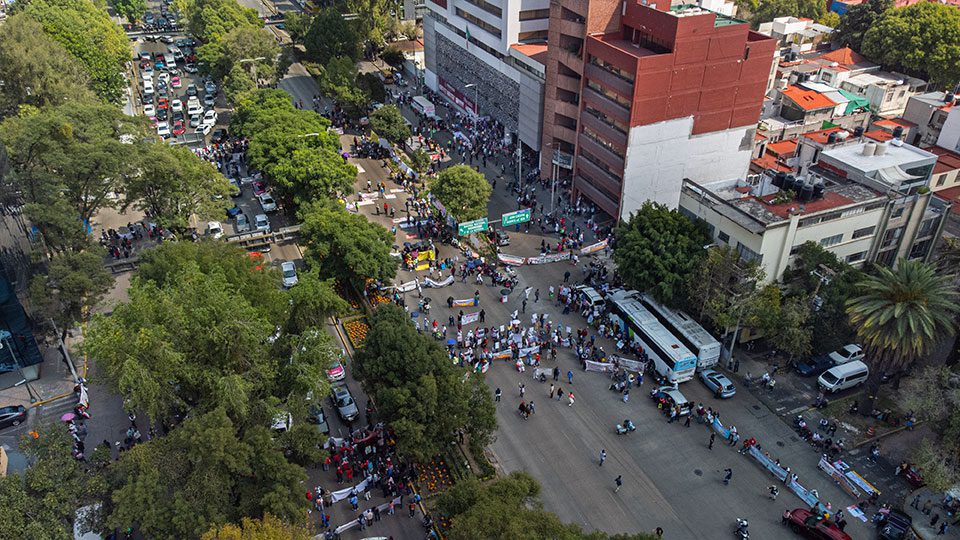Protestan por altos cobros de luz en la CDMX