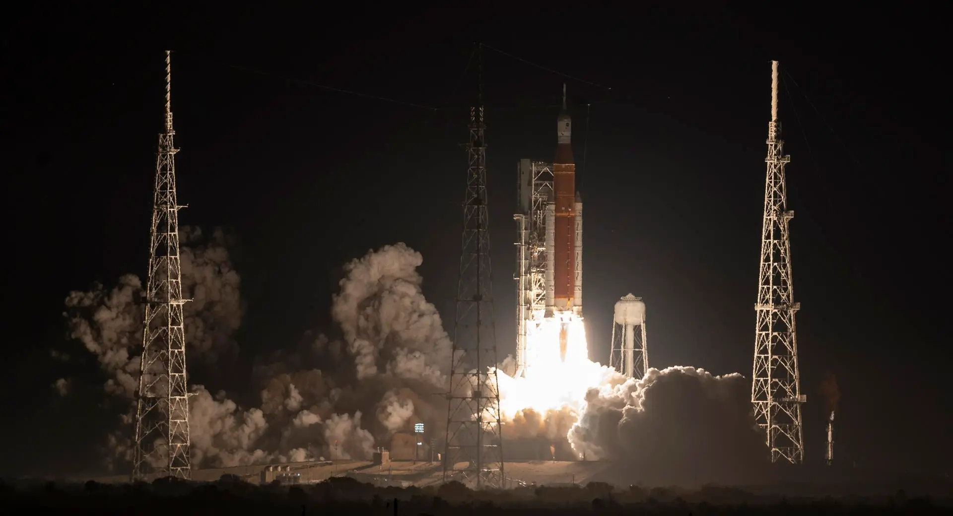 Finalmente la NASA lanza con éxito la misión Artemis I a la Luna